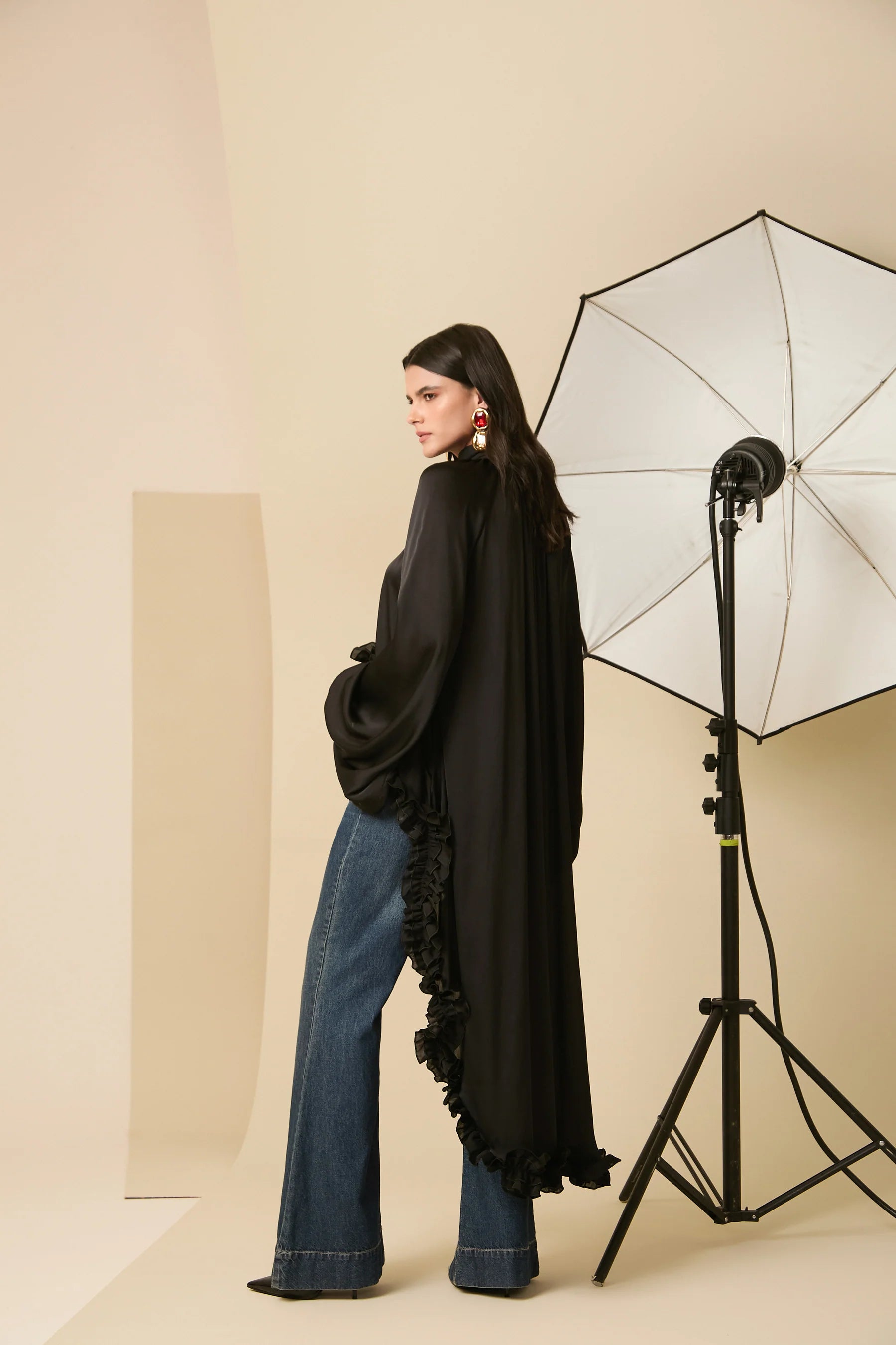 ANF Mullet Ruffles Black Blouse