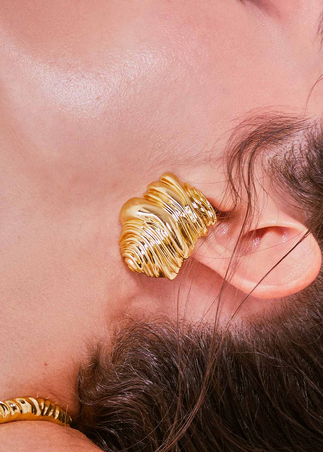 BHP Enthusiasm Earrings Gold