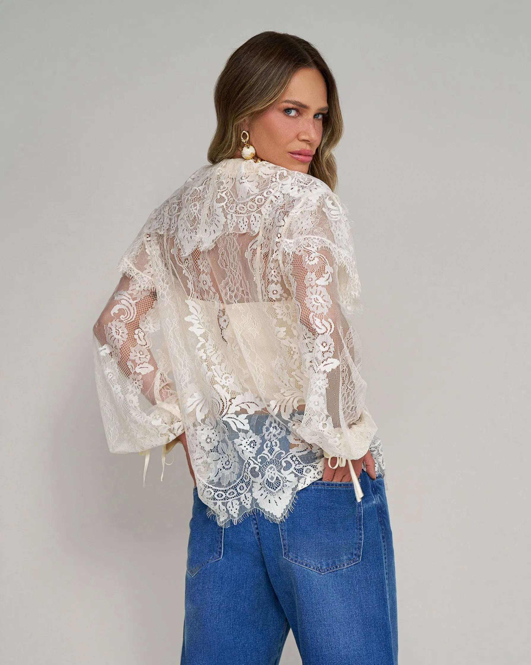 ANF Gown Laces Top