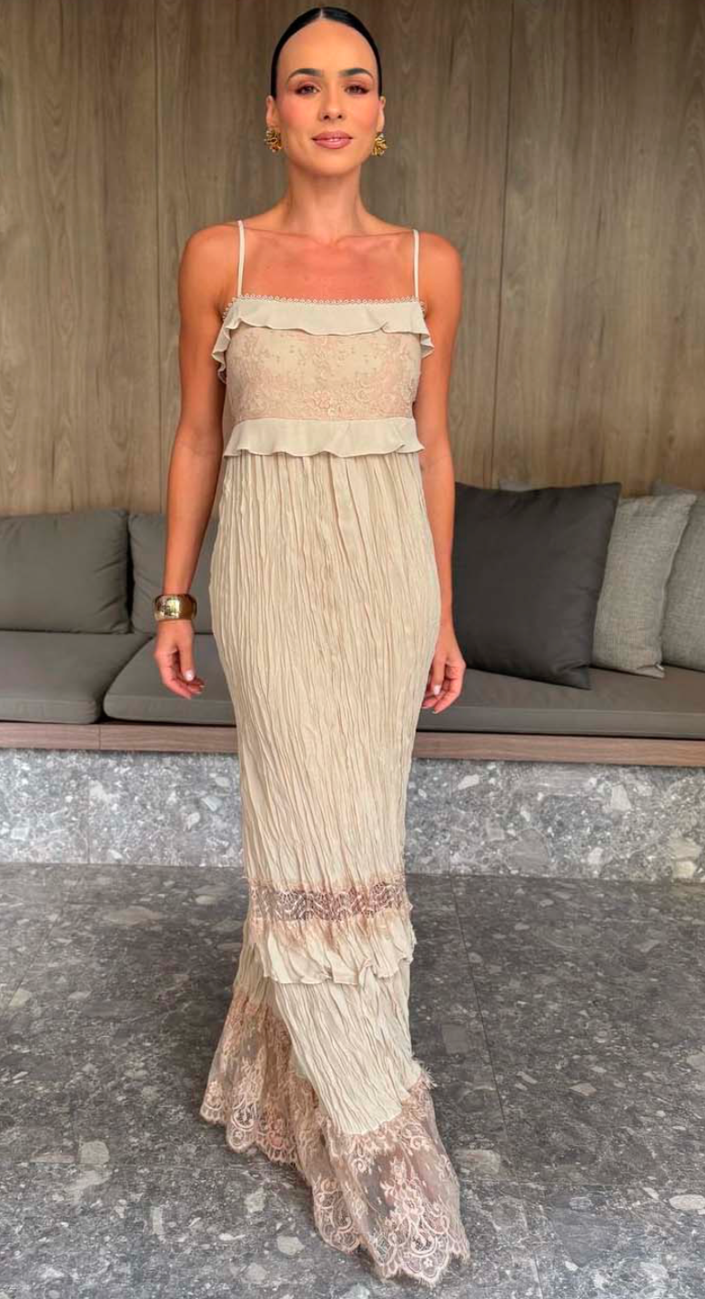 ANF LONG BEIGE TARQUINED LACE DRESS